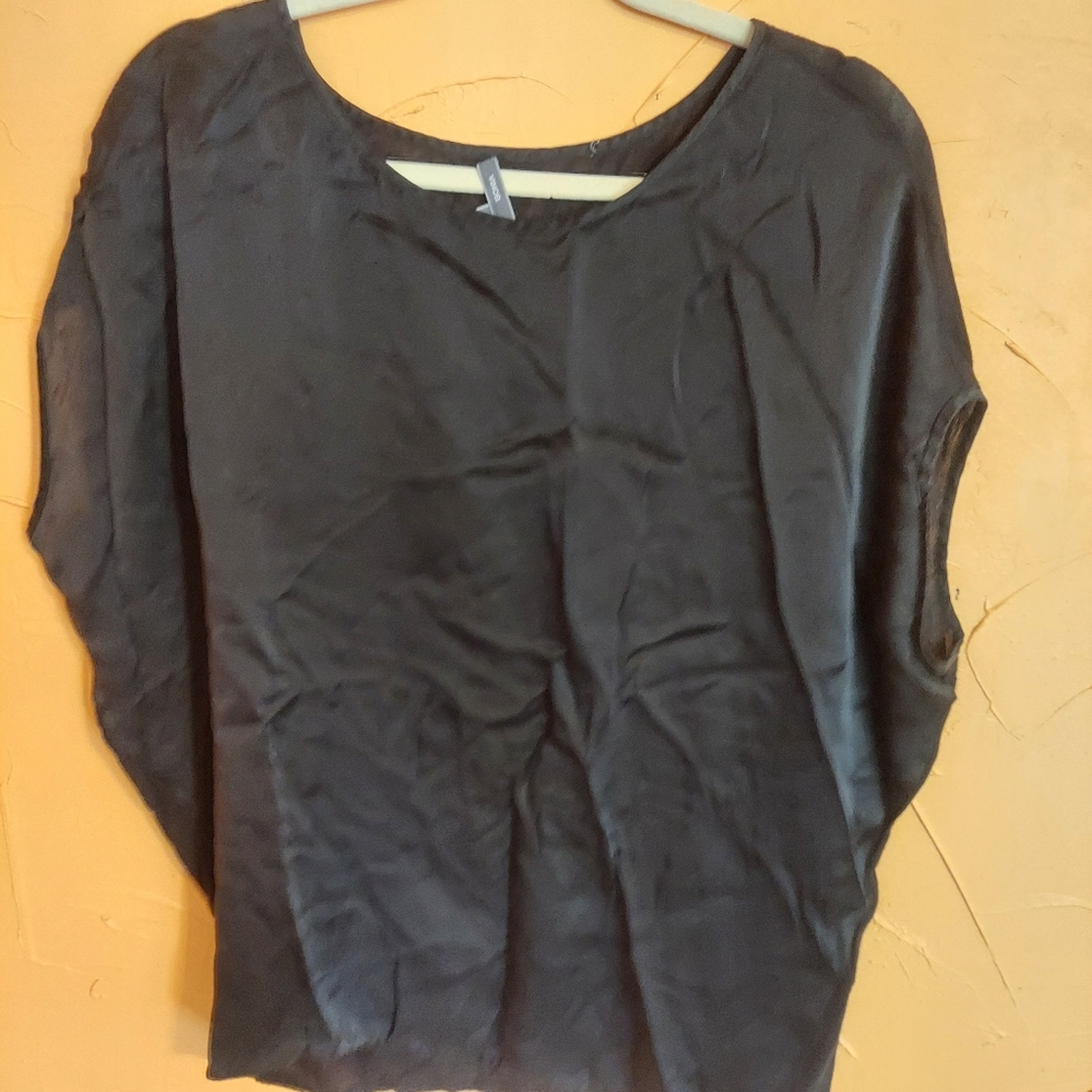 Vince black top